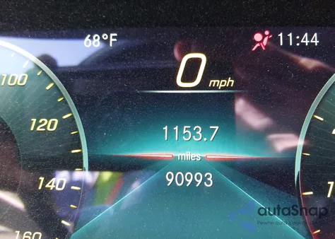 2022 Mercedes-Benz E 350 z USA, uszkodzony, nr VIN W1KZF8DB2NB096182